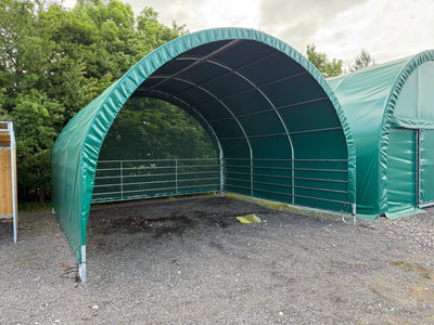 Tarpaulin shelter for horses and cattle 6 x 6 m